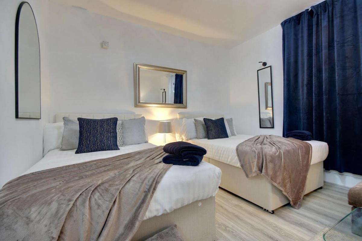Aylward S14, Near Centre And Gunwharf Quays Portsmouth